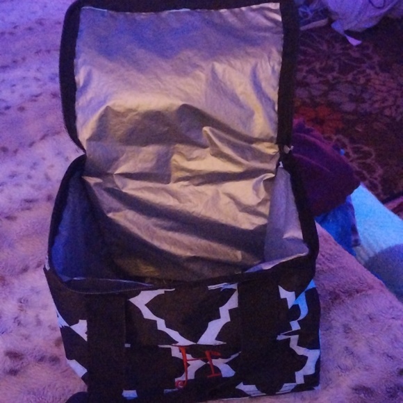 Monogramed H lunch box - Picture 2 of 3